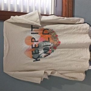 Old Navy 3x Keep It Wold tshirt
